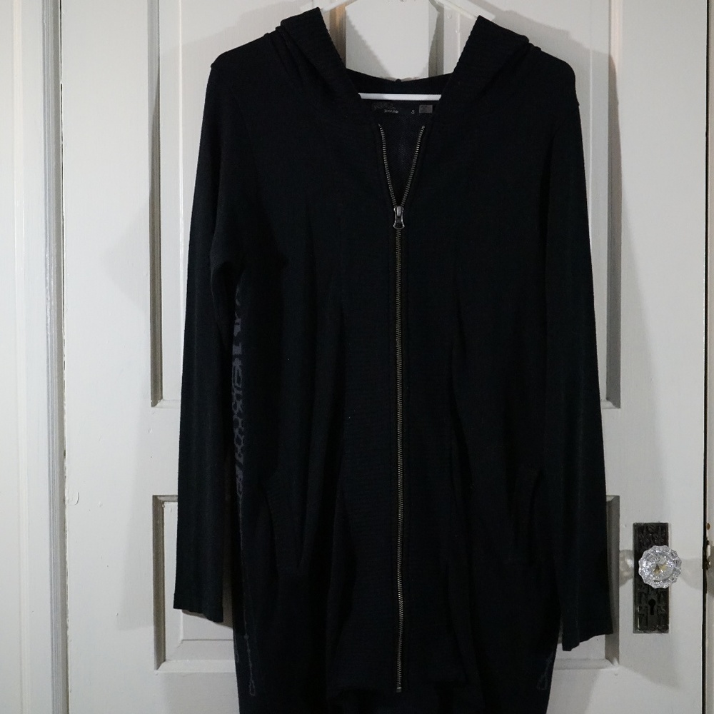 PRANA Hooded Zip Up Sweater w/ Gray Design on Back